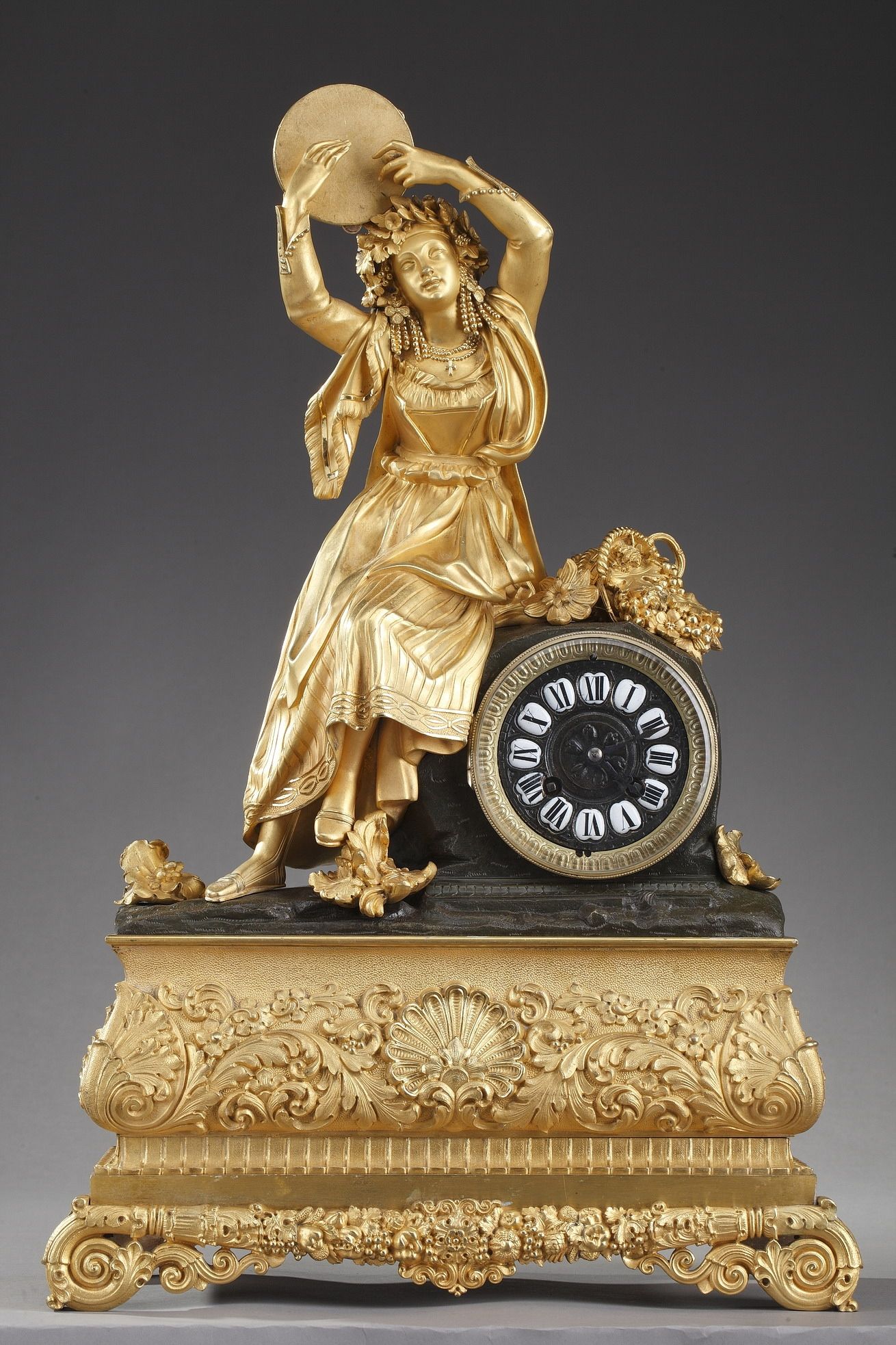 Horloge Esmeralda ou danseuse au tambourin Horloge Esmeralda ou danseuse au tambourin